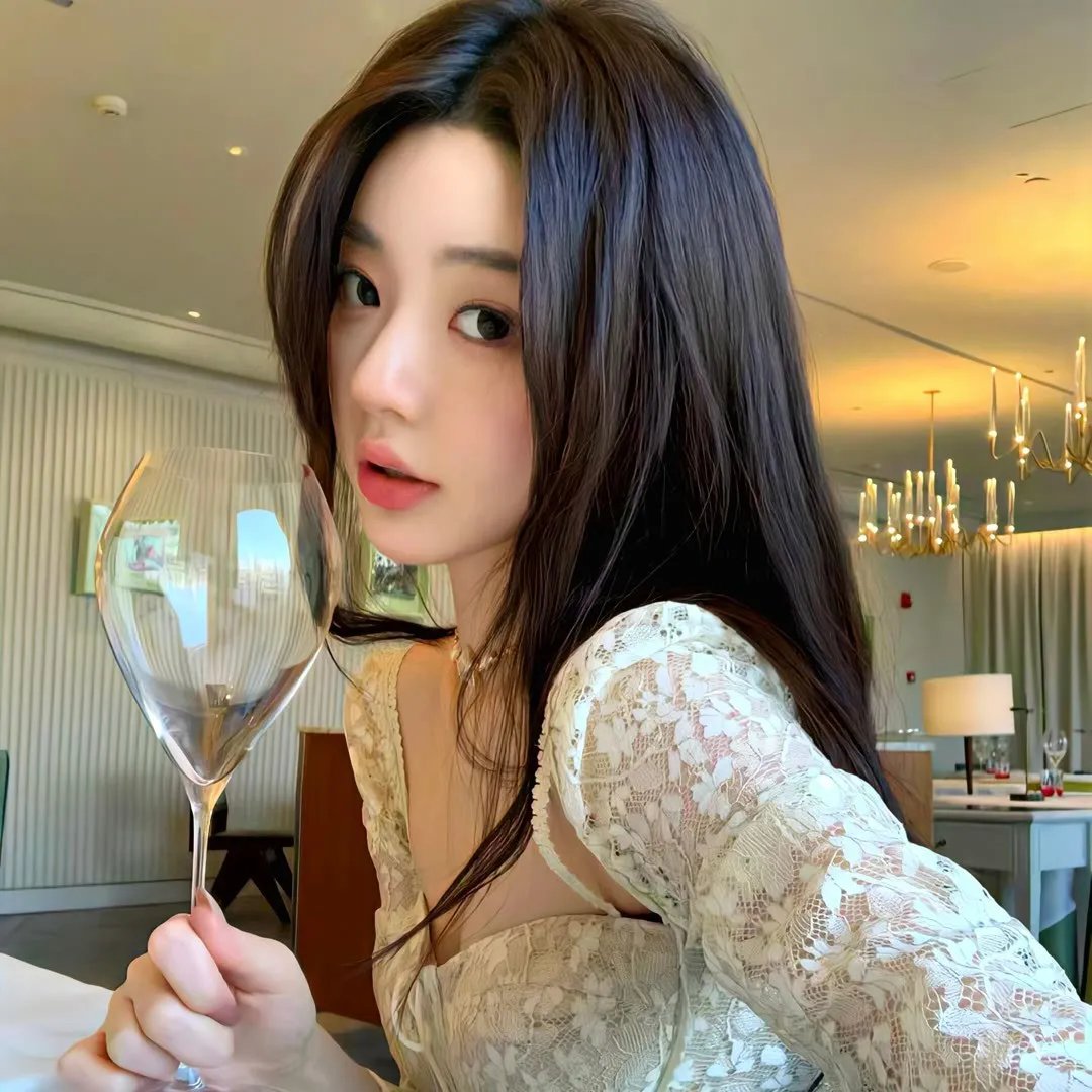 闪婚后！老公装穷装丑装植物人